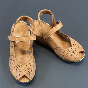 Spring Step Women Genuine Leather Cutout Wedge Sandal Tan Sz EUR 36 US 5.5-6